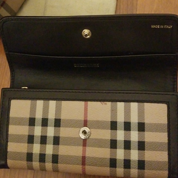 Authetic Burberry bag and wallet - Picture 4 of 9